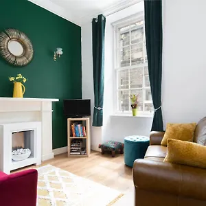 Stockbridge Two Bedroom Appartement